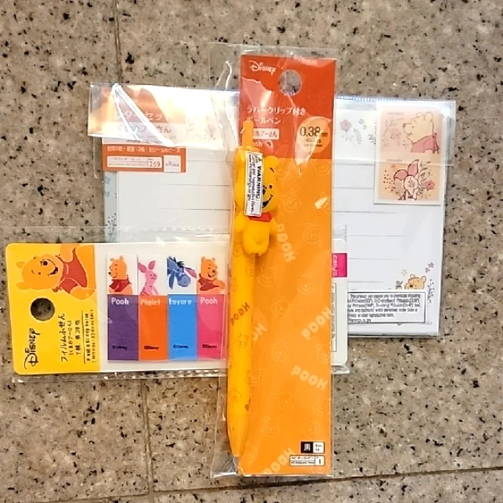💕FREE WITH BUNDLE* DISNEY Winnie the Pooh Yellow Pen and Sticky Notes Set